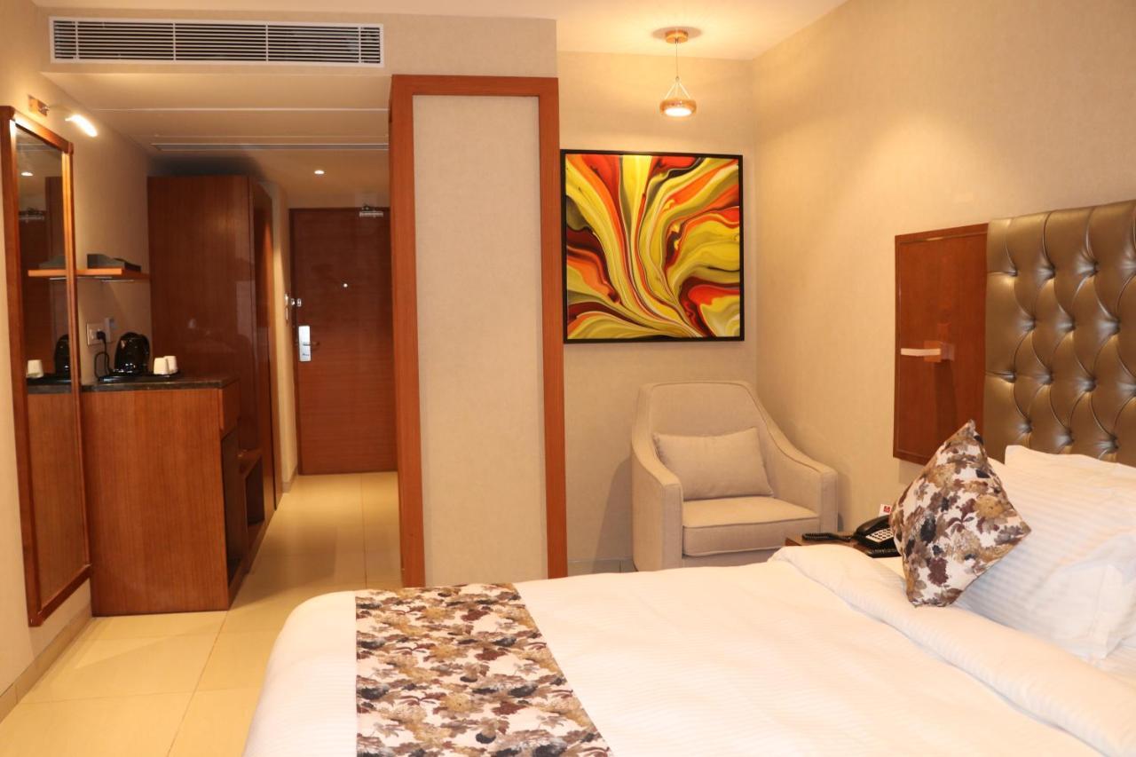 Sk Lords Inn Ahmadabad Zewnętrze zdjęcie