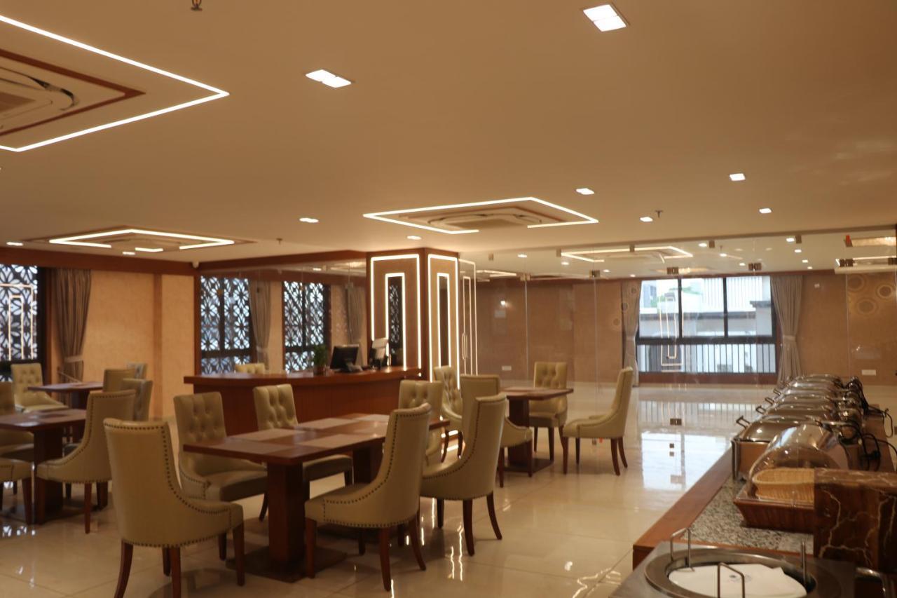Sk Lords Inn Ahmadabad Zewnętrze zdjęcie