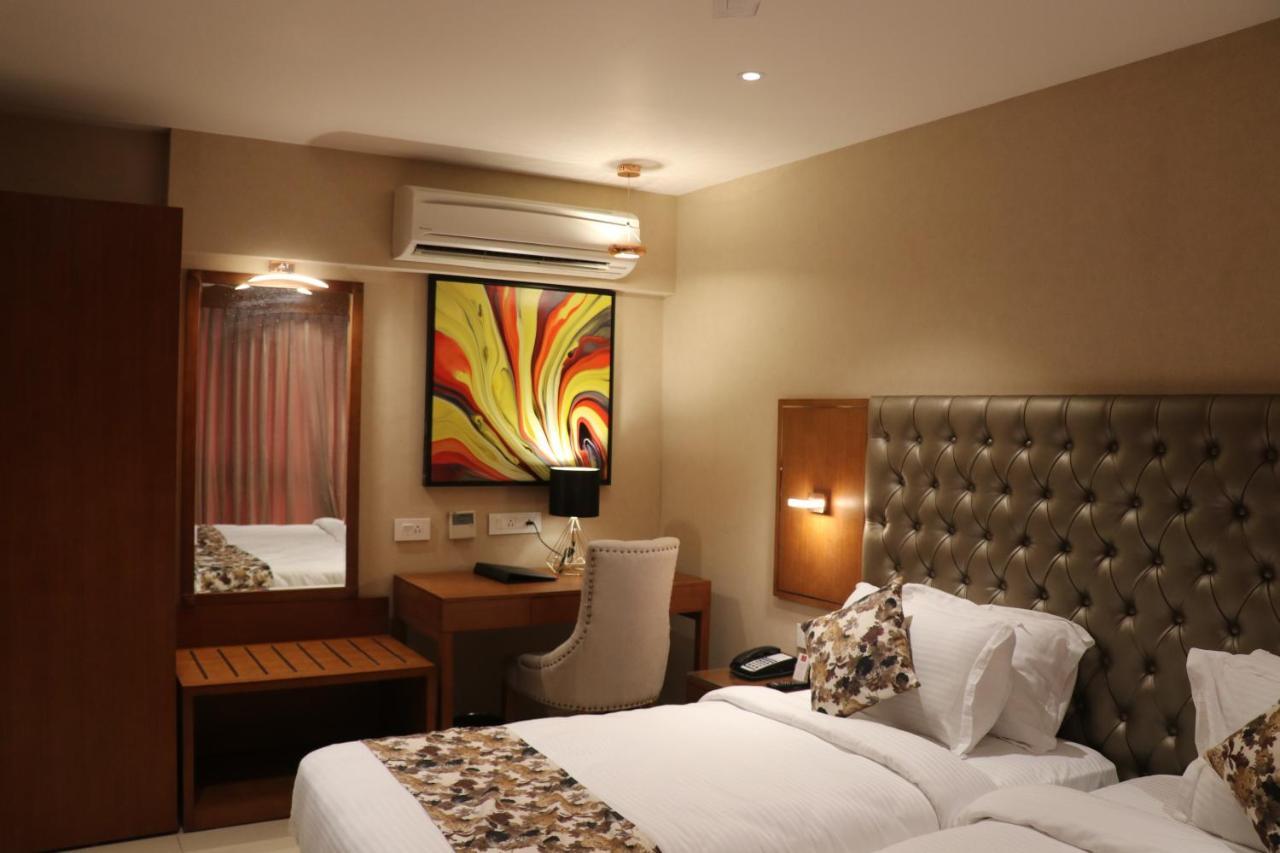 Sk Lords Inn Ahmadabad Zewnętrze zdjęcie