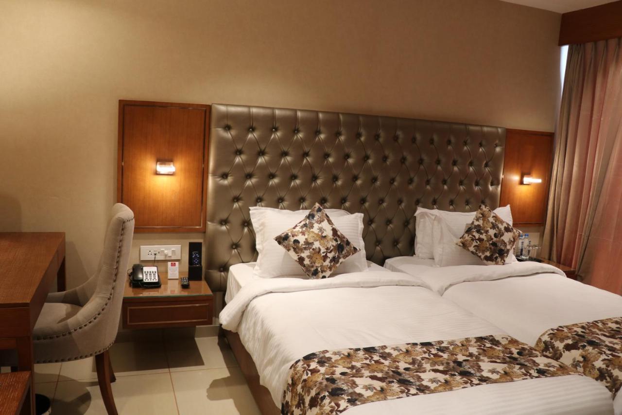 Sk Lords Inn Ahmadabad Zewnętrze zdjęcie