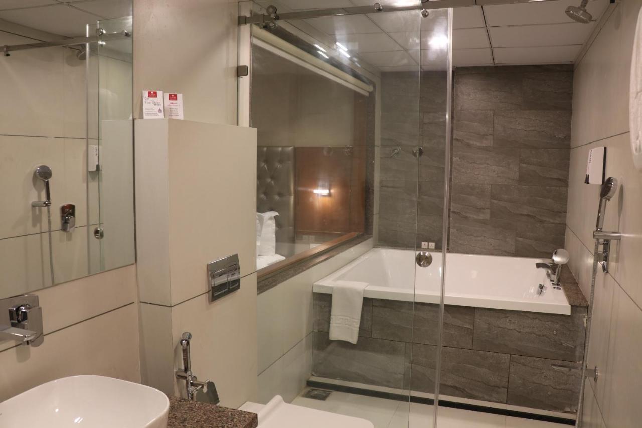 Sk Lords Inn Ahmadabad Zewnętrze zdjęcie