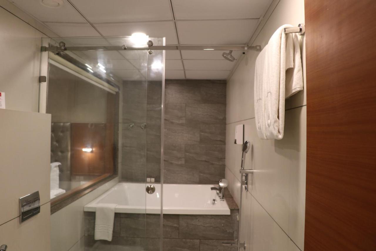 Sk Lords Inn Ahmadabad Zewnętrze zdjęcie