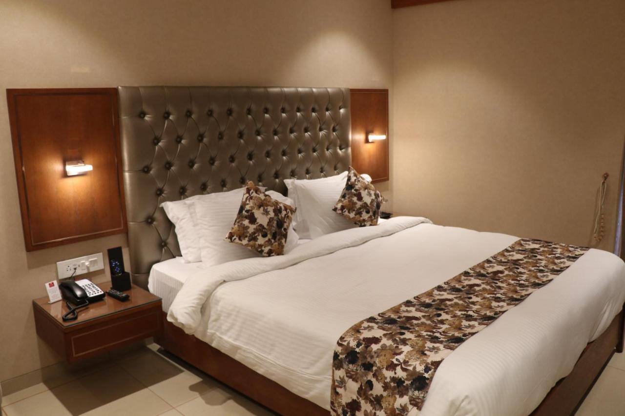 Sk Lords Inn Ahmadabad Zewnętrze zdjęcie