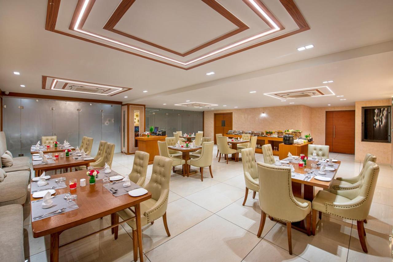 Sk Lords Inn Ahmadabad Zewnętrze zdjęcie