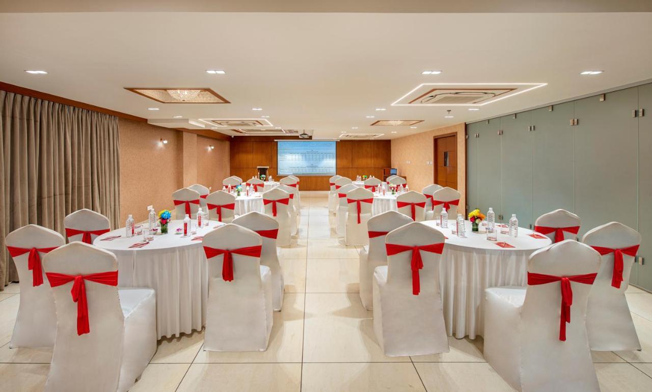 Sk Lords Inn Ahmadabad Zewnętrze zdjęcie