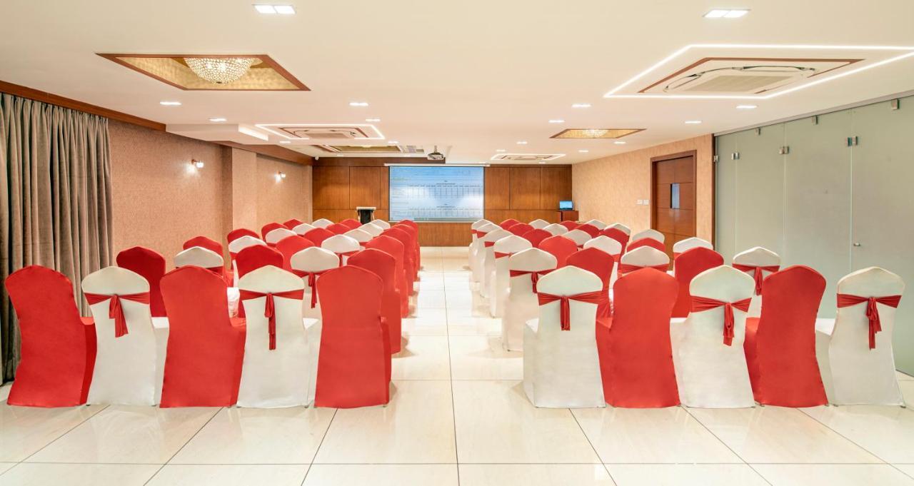 Sk Lords Inn Ahmadabad Zewnętrze zdjęcie