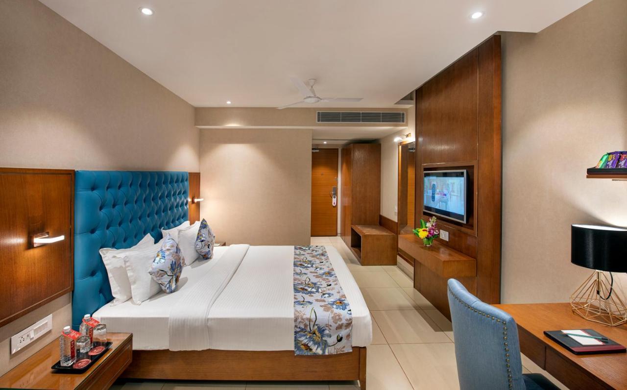 Sk Lords Inn Ahmadabad Zewnętrze zdjęcie