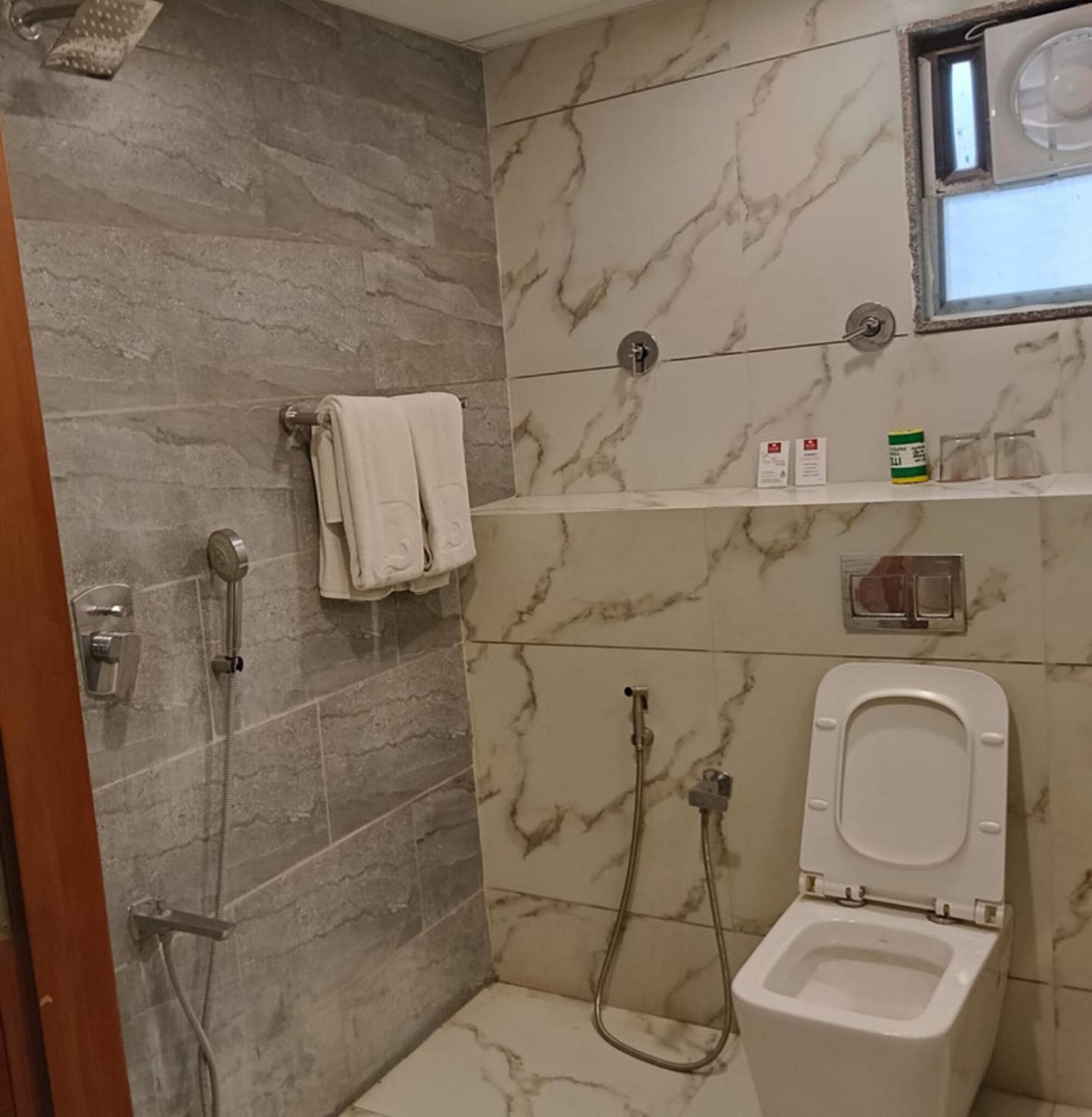 Sk Lords Inn Ahmadabad Zewnętrze zdjęcie